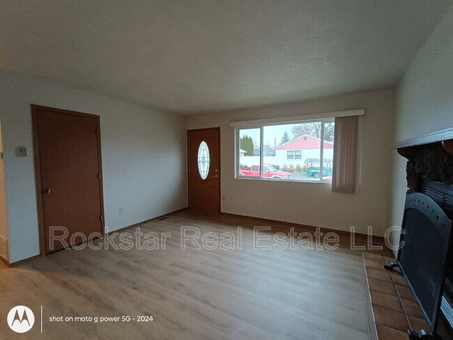 Foto del edificio - 5601 N Morton St