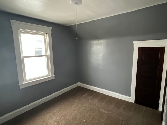 Building Photo - Cleveland East Side 2 Bedroom Single