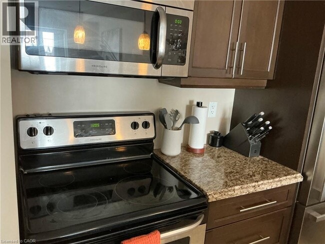 Building Photo - 12 Dodman Cres