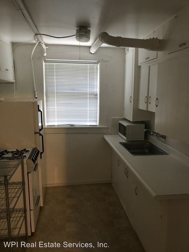 Foto del edificio - 1 br, 1 bath Apartment - 5609 20TH AVE NE