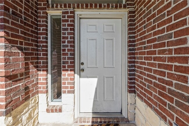Building Photo - 3511 Farah Dr