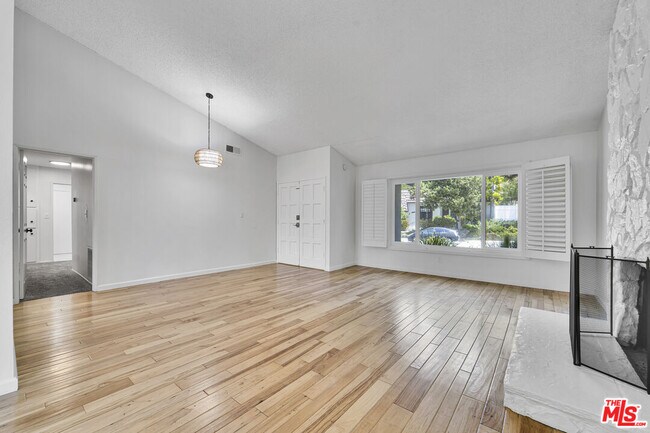Building Photo - 3107 Hodler Dr