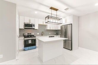Building Photo - 5763 Easthampton Dr