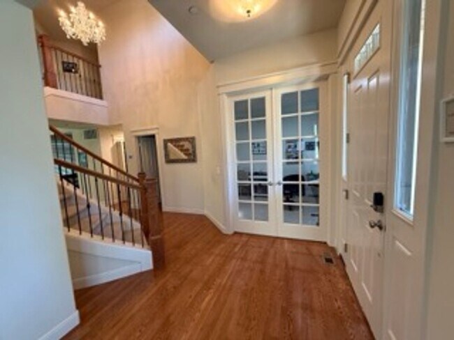 Foto del edificio - Modern 4BR Home in Redmond with Spacious L...