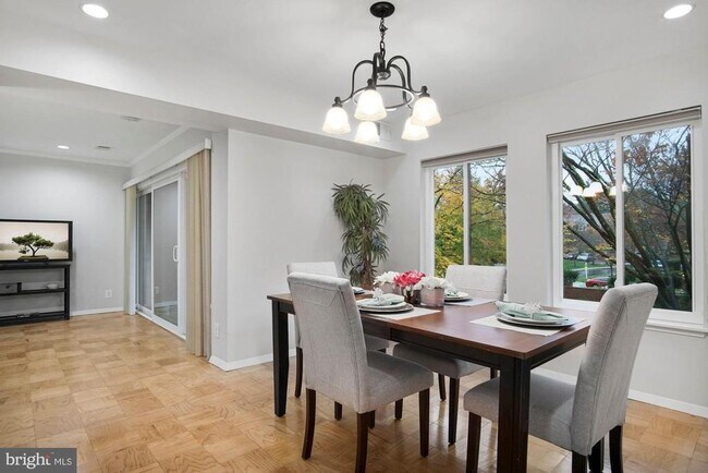 Photo - 11415 Commonwealth Dr Apartment