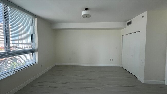Foto del edificio - 90 SW 3rd St