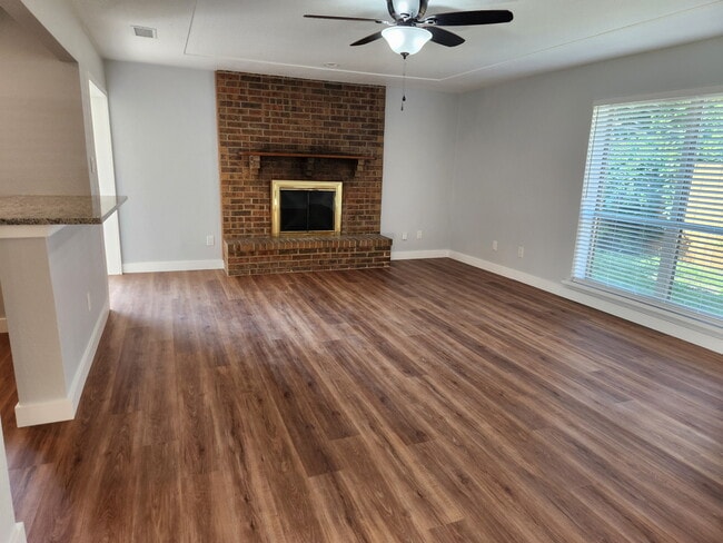 Building Photo - 111 Gregory Dr