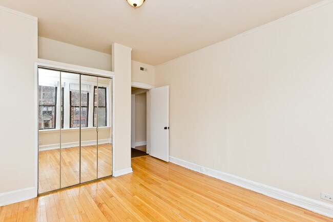 Foto del edificio - 1020 E Hyde Park Blvd