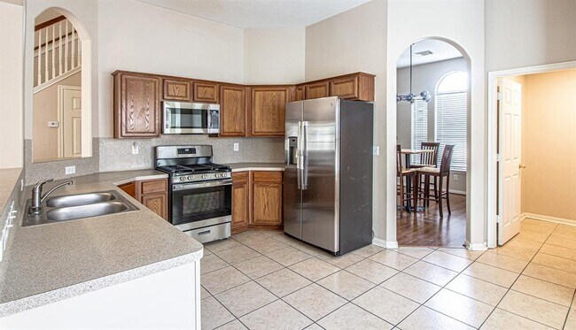 Building Photo - 1611 Trail Oaks Ct