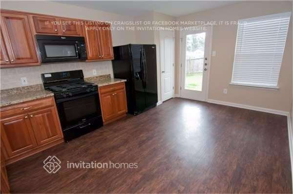 Foto del edificio - 8146 Chancewood Ln