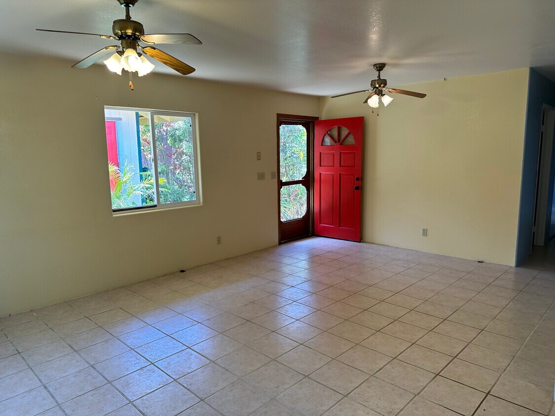 Primary Photo - 55-609-609 Hawi Rd