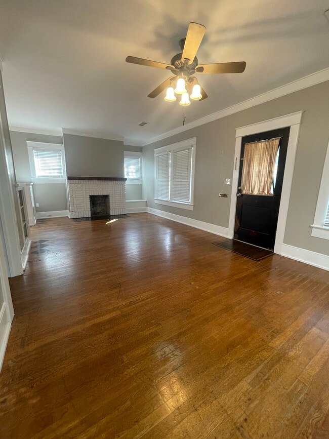Building Photo - 2305 10th Ct S