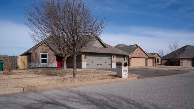 Building Photo - 8609 NW 113th Ct