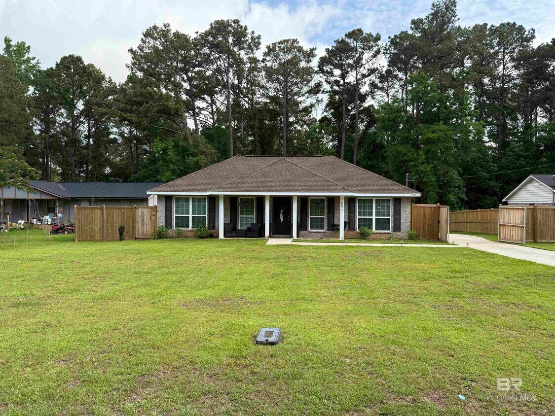 Primary Photo - 6877 Park Dr