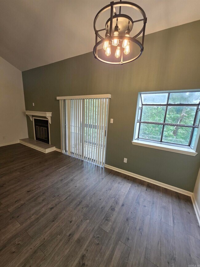 Building Photo - 301 Kings Row Dr
