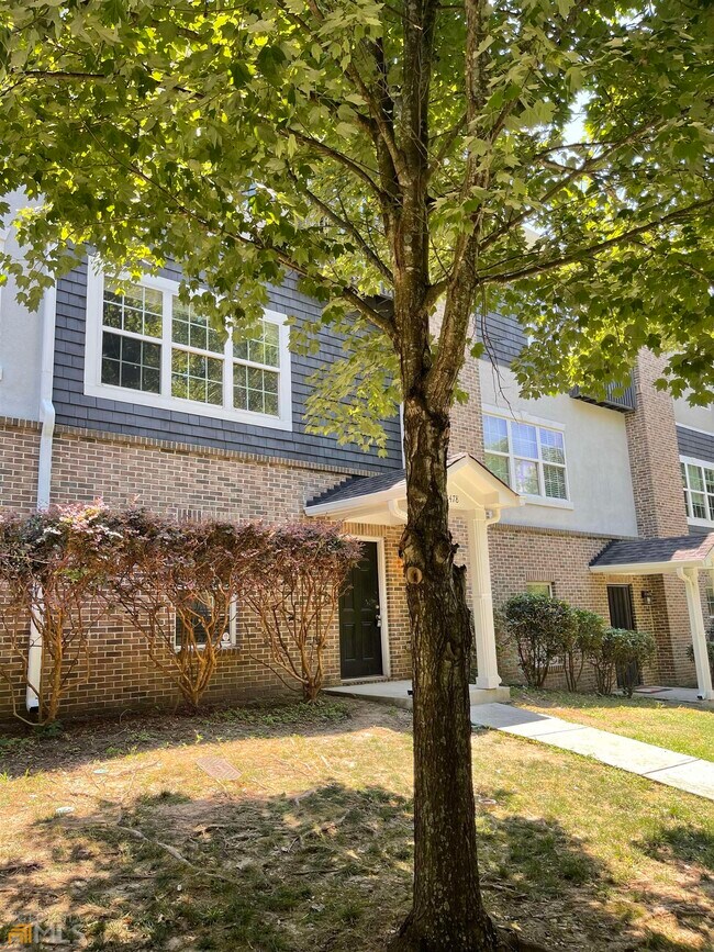 Building Photo - 1474 N Circle Dr NW