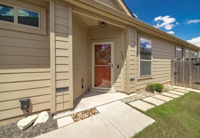 Foto del edificio - 732 Fortrose Ter