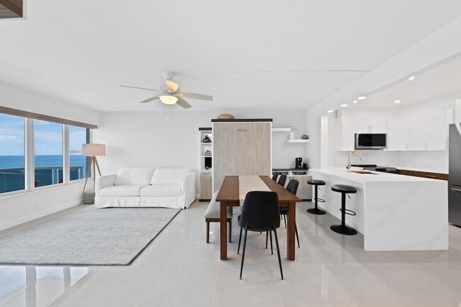 Building Photo - 3700 Galt Ocean Dr