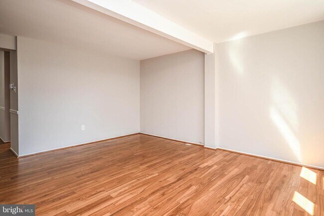 Foto del edificio - 10231 Millstream Dr
