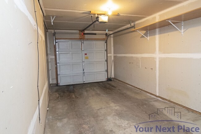 Building Photo - 8647 Quarry Ridge Ln