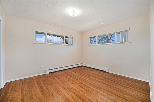 Building Photo - Spacious 4 bedroom home in the heart of Wheat Ridge!