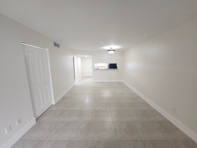 Building Photo - 3470 Foxcroft Rd