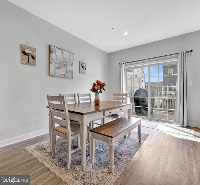 Foto del edificio - 14737 Earl Mitchell Ave