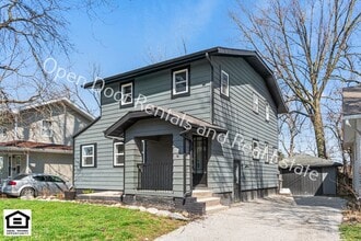 Building Photo - 2144 Edgehill Ave