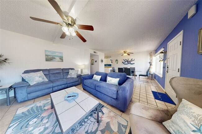 Foto del edificio - 15005 Windward Dr