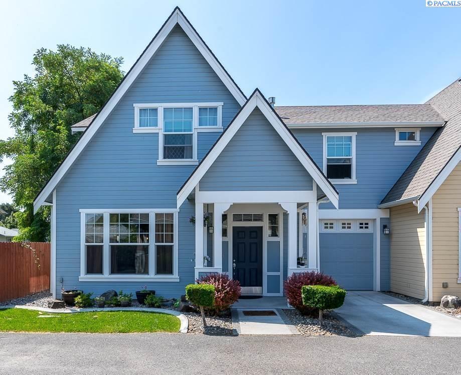 Foto principal - Well Kept Townhouse with Yard Care Included