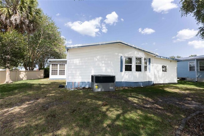 Building Photo - 1159 Paradise Dr