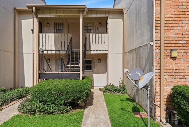 Building Photo - 5667 Birchmont Dr
