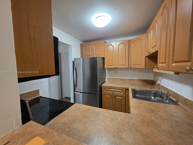 Foto del edificio - 1740 NW N River Dr