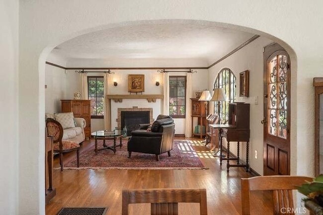 Foto del edificio - 331 W Whiting Ave