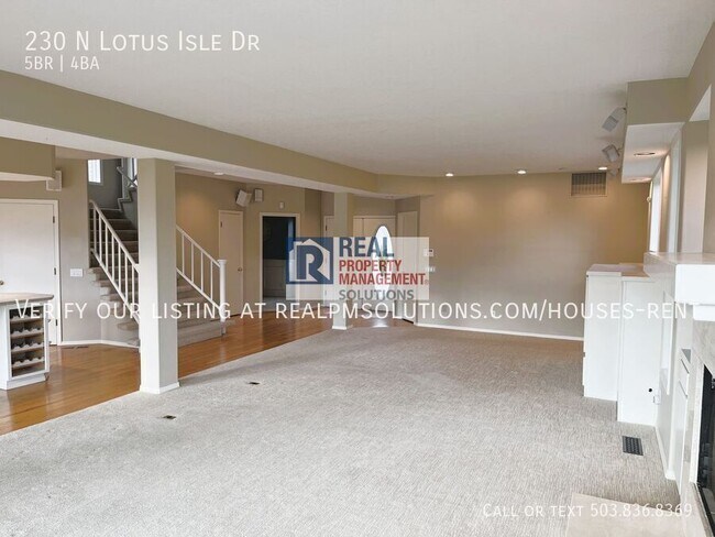 Foto del edificio - 230 N Lotus Isle Dr