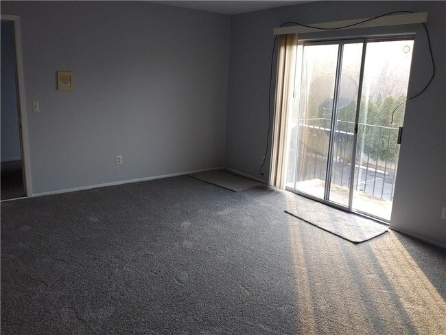 Building Photo - 31565 Fraser Dr