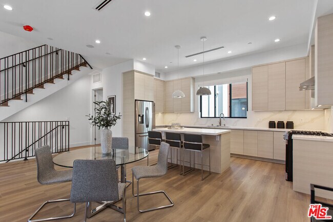 Foto del edificio - 1543 Hi Point St
