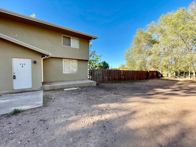 Building Photo - Affordable Pet-Friendly Three Bedroom Dupl...