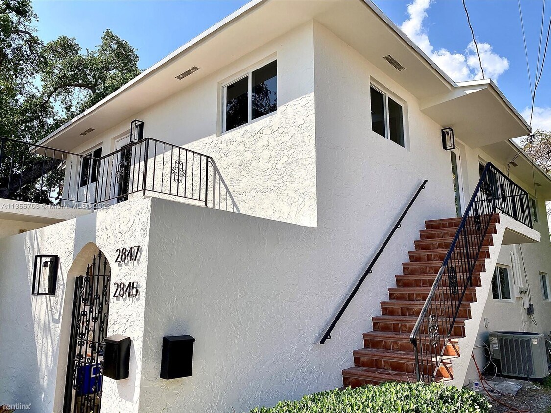 Foto principal - 3 br, 2 bath House - 2845 SW 24th St
