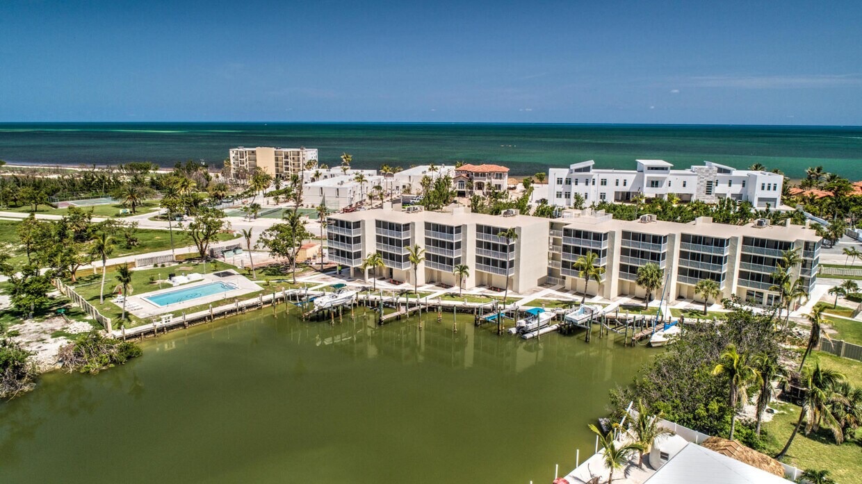 Primary Photo - 130 Coco Plum Dr