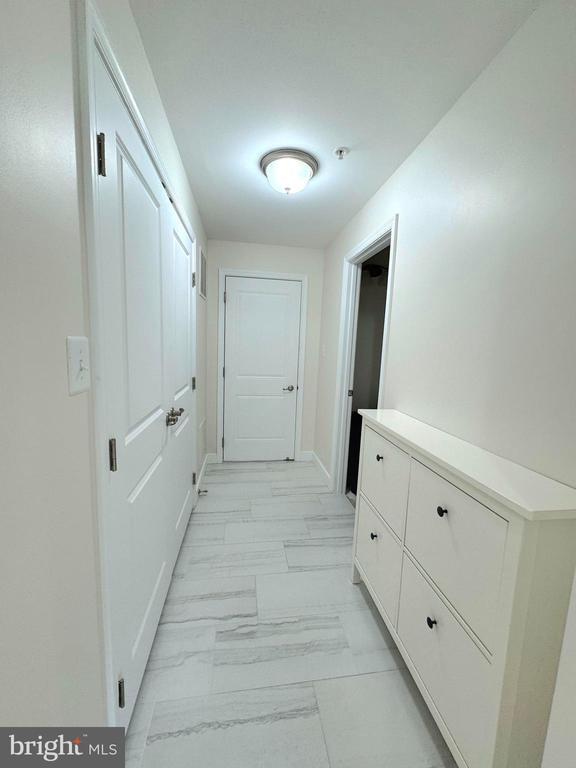 Foto del edificio - 9160 Landon House Ln