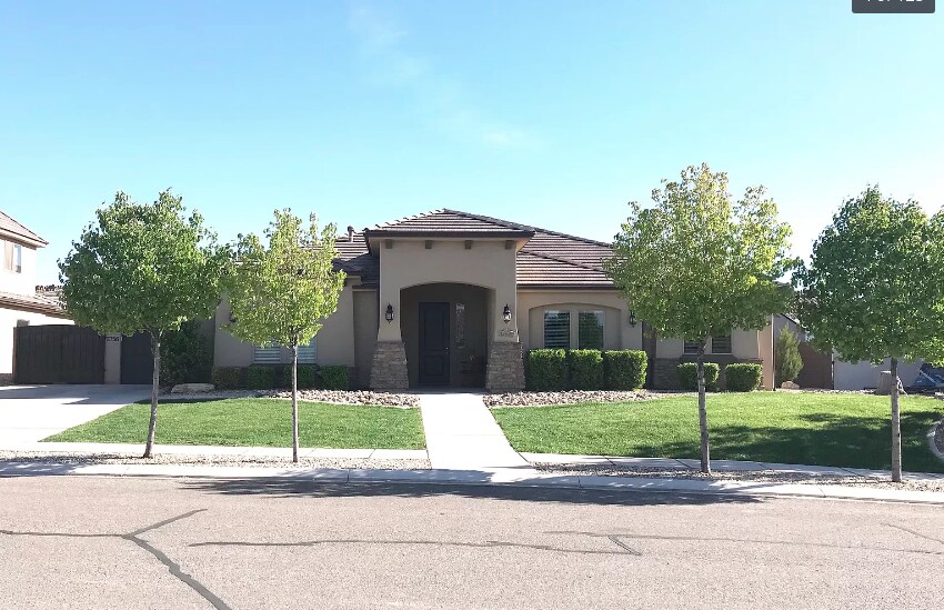 Primary Photo - 2756 E Carmine Dr