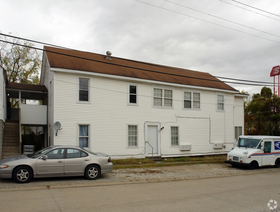 Primary Photo - 625 16th St W