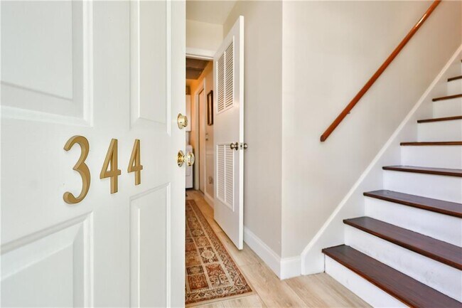 Building Photo - 344 Chatham Cir
