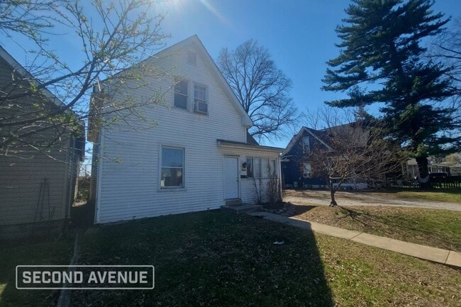 Building Photo - 2426 E 24th St