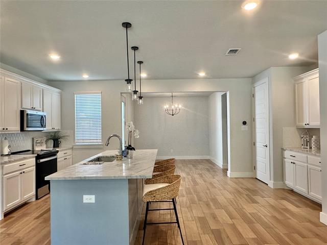 Foto del edificio - 9612 Sullivan Ln