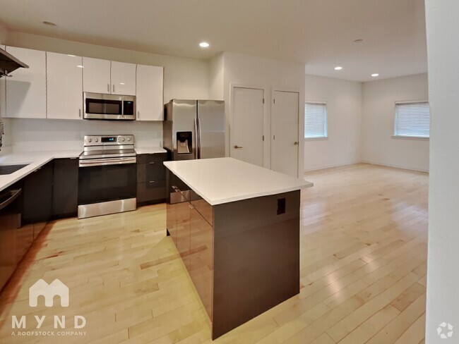 Building Photo - 4206 S Greenbelt Station Dr