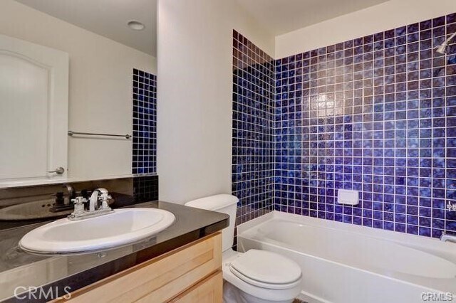 Foto del edificio - 1629 W 207th St