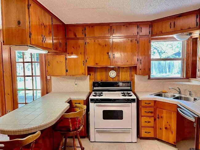 Building Photo - 3801 Jan Ave