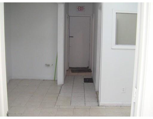 Building Photo - 423 Bowdoin St